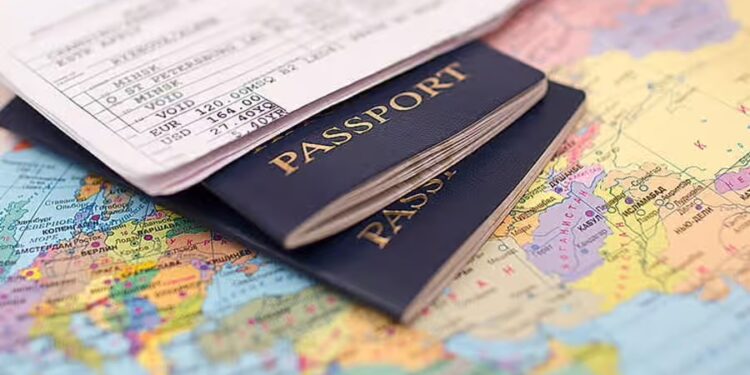 US Plans Stricter Entry Rules: Social Media History Required for Visa-Free Travelers