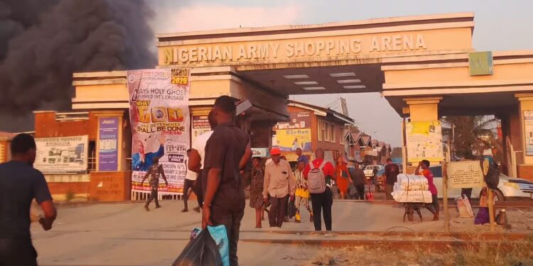 Traders In Shock as Fire breaks out at Arena Market in Lagos