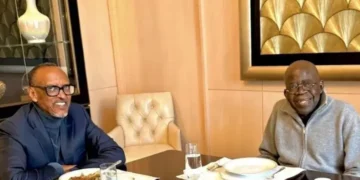 Atiku’s aide faults Presidency over focus on Paris trip