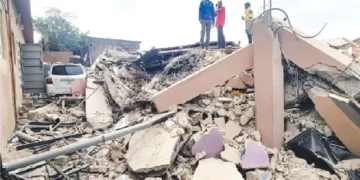 Lagos warns residents to vacate buildings near collapsed school