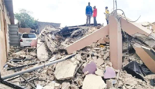 Lagos warns residents to vacate buildings near collapsed school