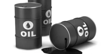 Oil Prices Dip as Tankers Brave Tense Hormuz Passage