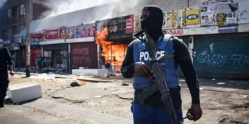 Xenophobia Crisis: Nigerians Begin Return as South Africa Violence Escalates