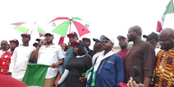 2027: Political Tension Rises in Ebonyi as Ex-Commissioner, 10,000 Supporters Dump APC for PDP